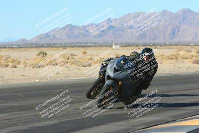 media/Jan-10-2025-CVMA Friday Practice (Fri) [[489e0da257]]/Group 4 and Trackday/Session 2 (Turn 4 Inside)/